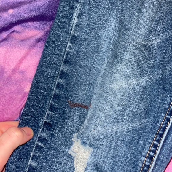 ripped skinny jeans - Picture 3 of 3